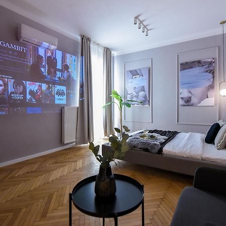 Modern Stay - Central Studios With Wall Projector Near Radisson Bucureşti Exterior foto
