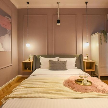 Modern Stay - Central Studios With Wall Projector Near Radisson Bucureşti Exterior foto