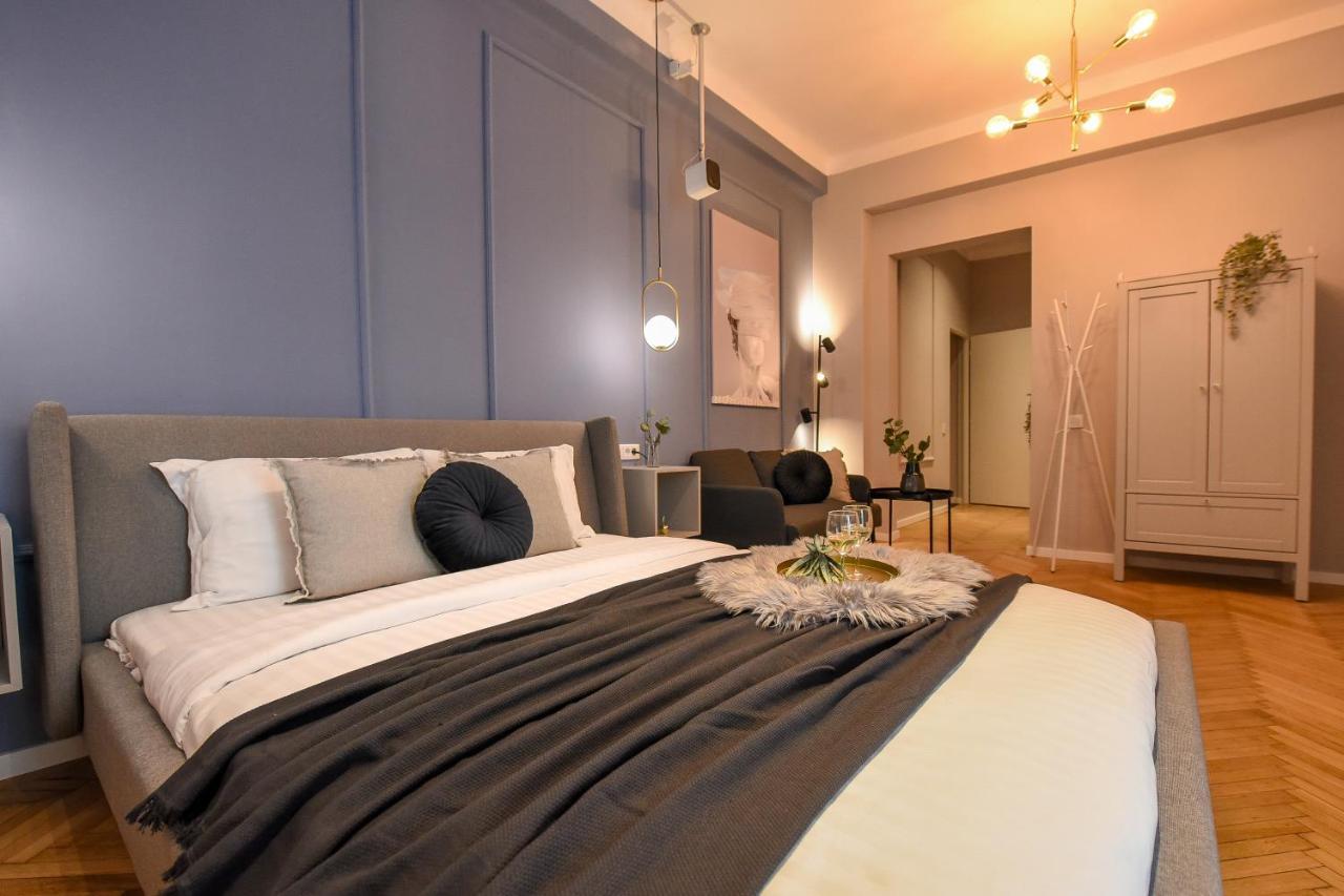 Modern Stay - Central Studios With Wall Projector Near Radisson Bucureşti Exterior foto
