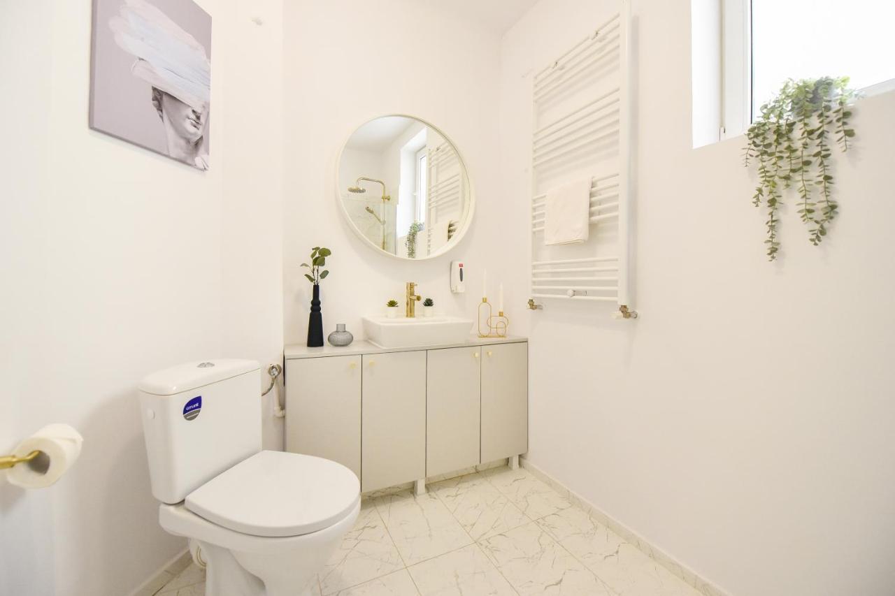 Modern Stay - Central Studios With Wall Projector Near Radisson Bucureşti Exterior foto