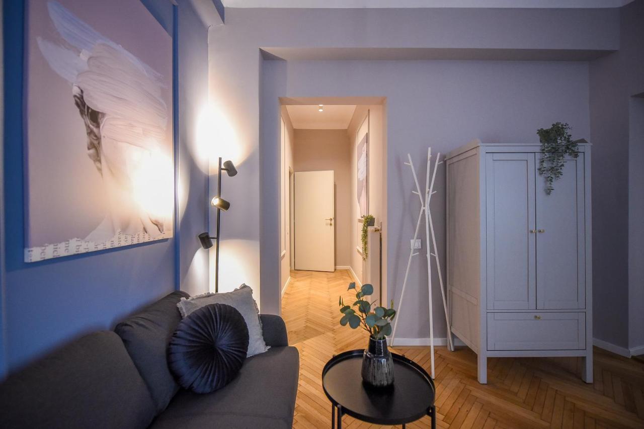 Modern Stay - Central Studios With Wall Projector Near Radisson Bucureşti Exterior foto