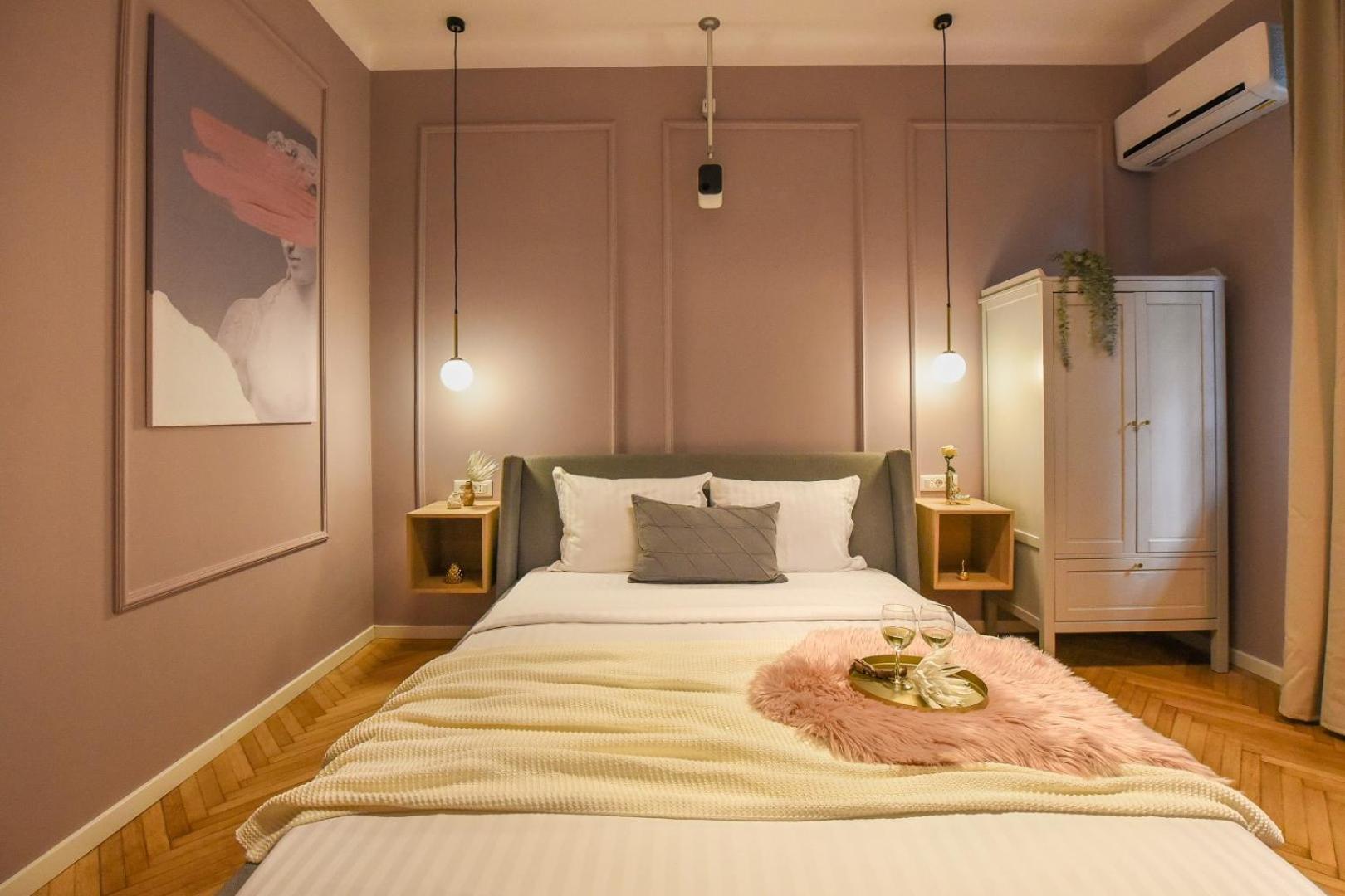 Modern Stay - Central Studios With Wall Projector Near Radisson Bucureşti Exterior foto